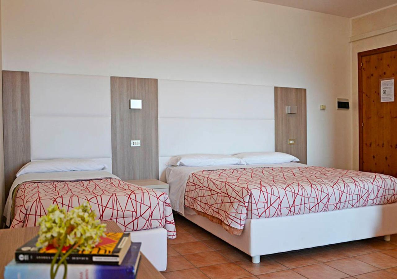 Agriturismo "Gli Olmi" Corropoli Esterno foto